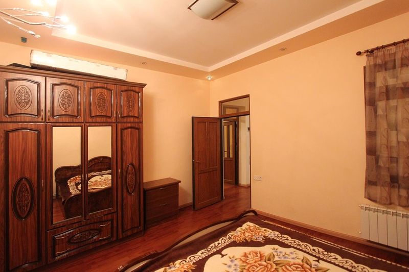Jasmin Apt With Balcony At Republic Square & Ruben Tours Yerevan Exterior photo